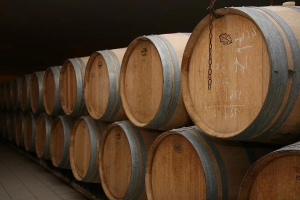 South Africa's November 2023 Wood Barrel Imports Soar by 34% to $284K